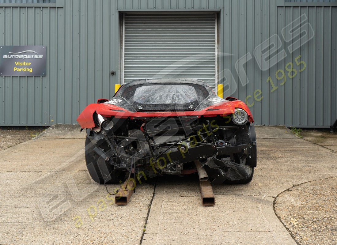 ferrari 488 challenge con 3900km, in preparazione per lo smantellamento di #4