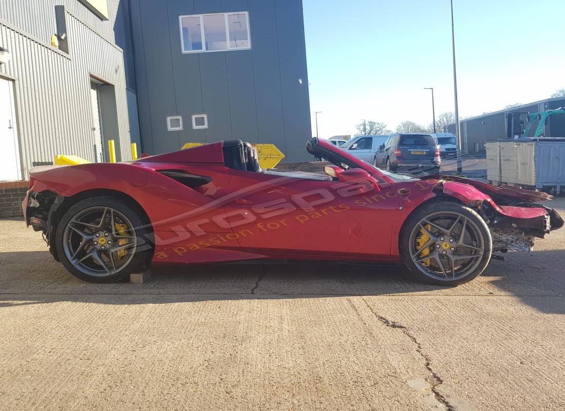 ferrari f8 spider con 940 miglia, in preparazione per lo smantellamento di #7