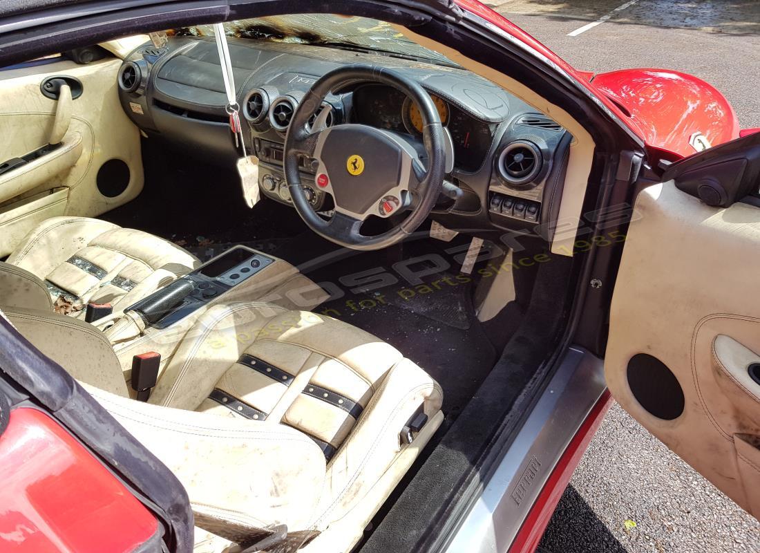 ferrari f430 spider (rhd) con sconosciuto, in preparazione per lo smantellamento di #9
