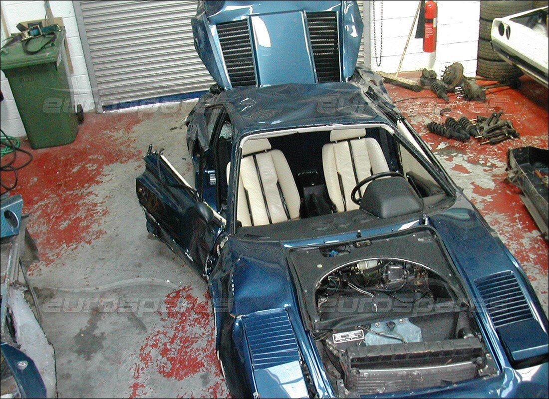 ferrari 308 gtb (1976) con 98,554 chilometri, in preparazione per lo smantellamento #4