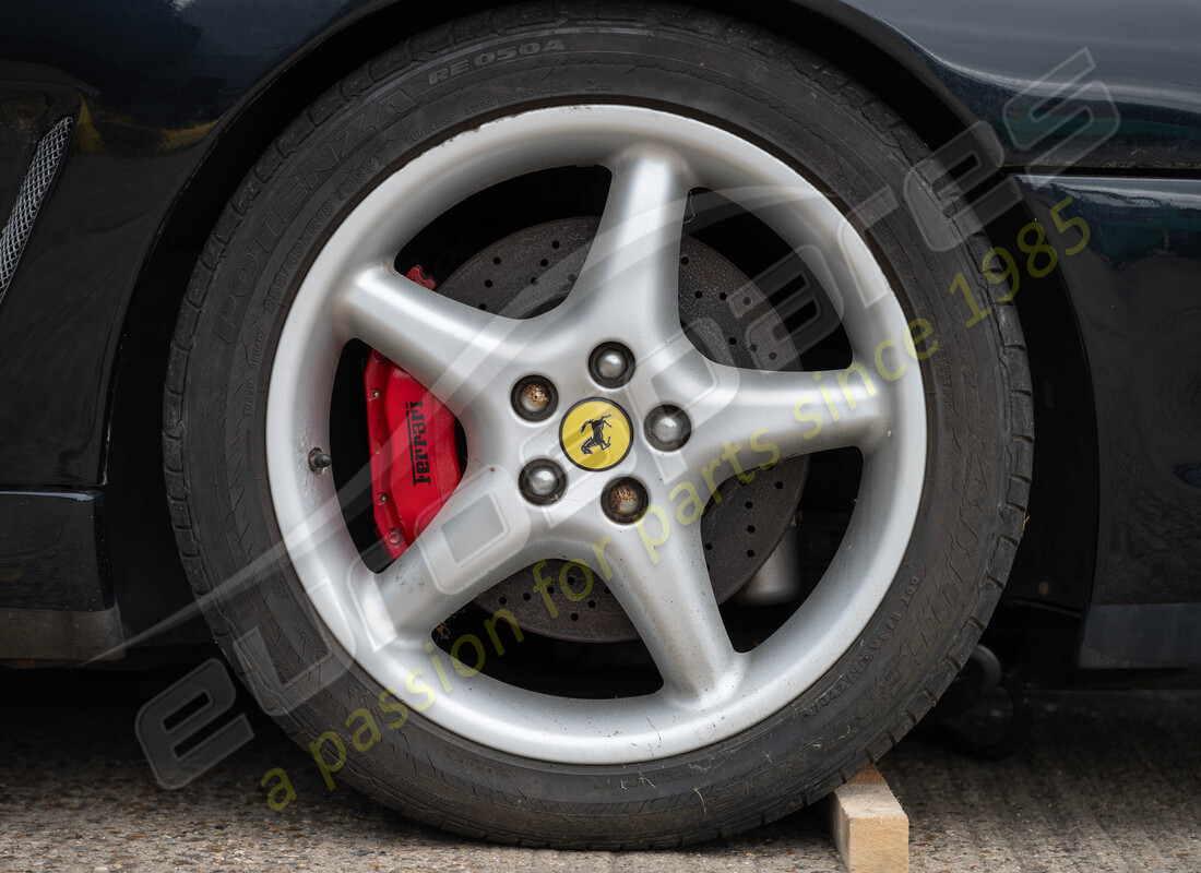 ferrari 550 maranello con 122523, in preparazione per lo smantellamento di #35