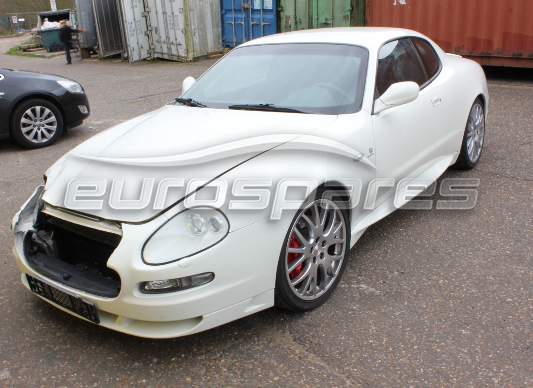 maserati 4200 gransport (2005) in preparazione per lo smantellamento presso eurospares