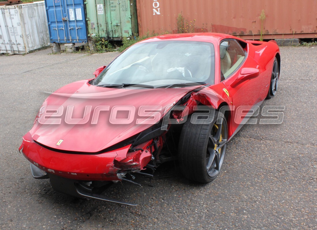 ferrari 458 italia (europe) in preparazione per lo smantellamento presso eurospares