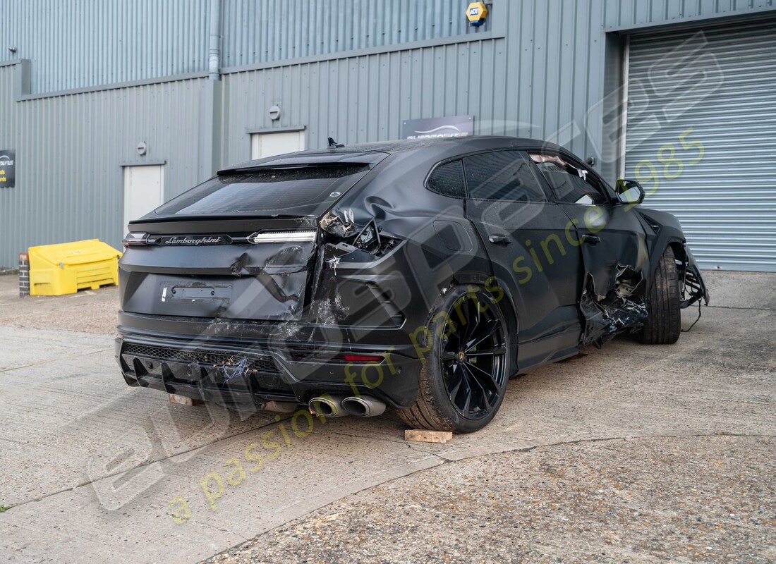 lamborghini urus (2022) con 11402, in preparazione per lo smantellamento #3