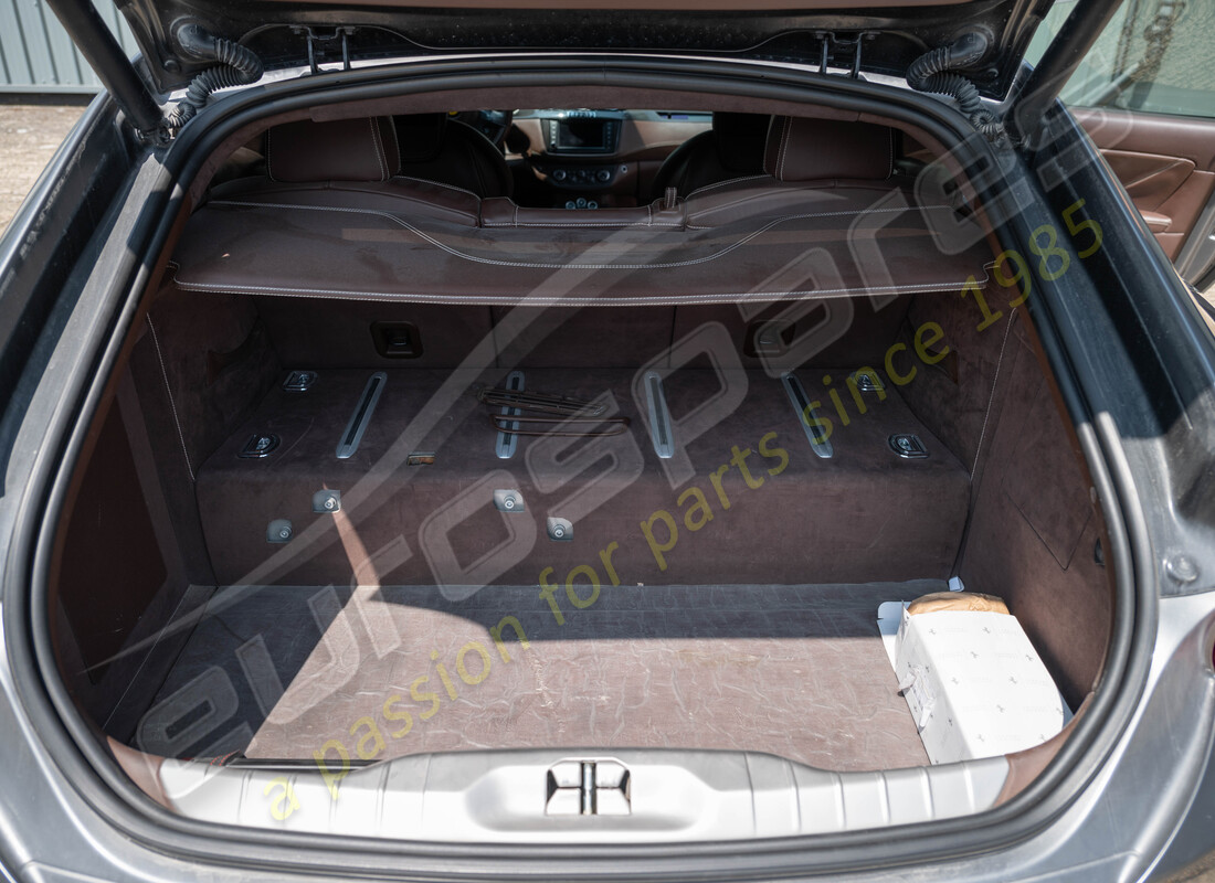 ferrari ff (europe) con 67978 kms, in preparazione per lo smantellamento di #25