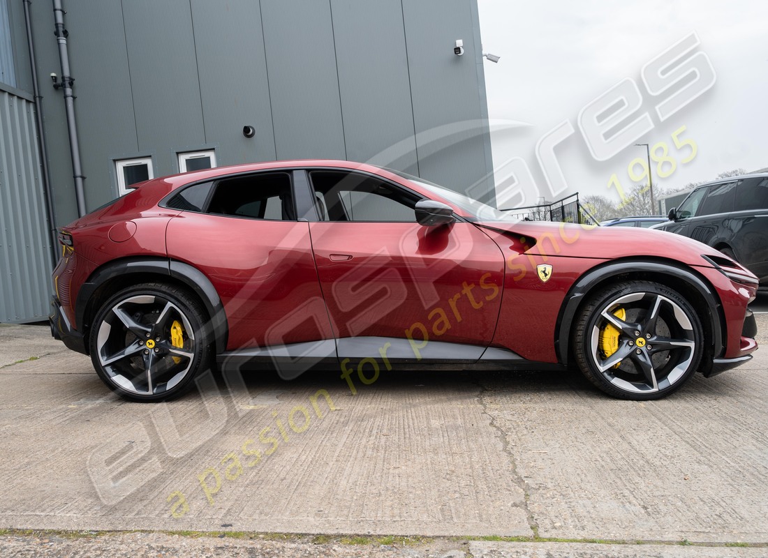ferrari purosangue con 1454 miglia, in preparazione per lo smantellamento di #7