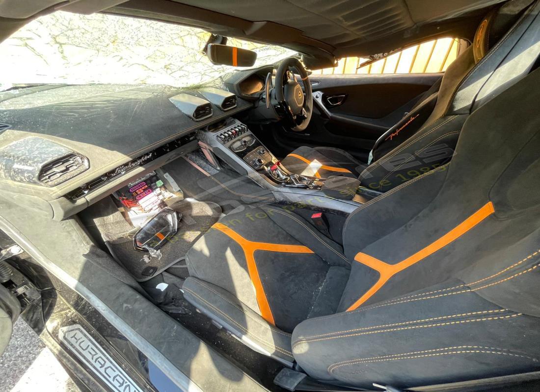 lamborghini 2019 (performante spyder) con 1,589 miles, in preparazione per lo smantellamento di #8