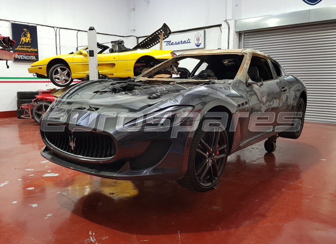maserati granturismo mc stradale (2011) con 14,000 chilometri, in preparazione per lo smantellamento #1