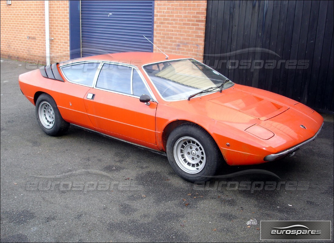 lamborghini urraco p250 / p250s in preparazione per lo smantellamento presso eurospares