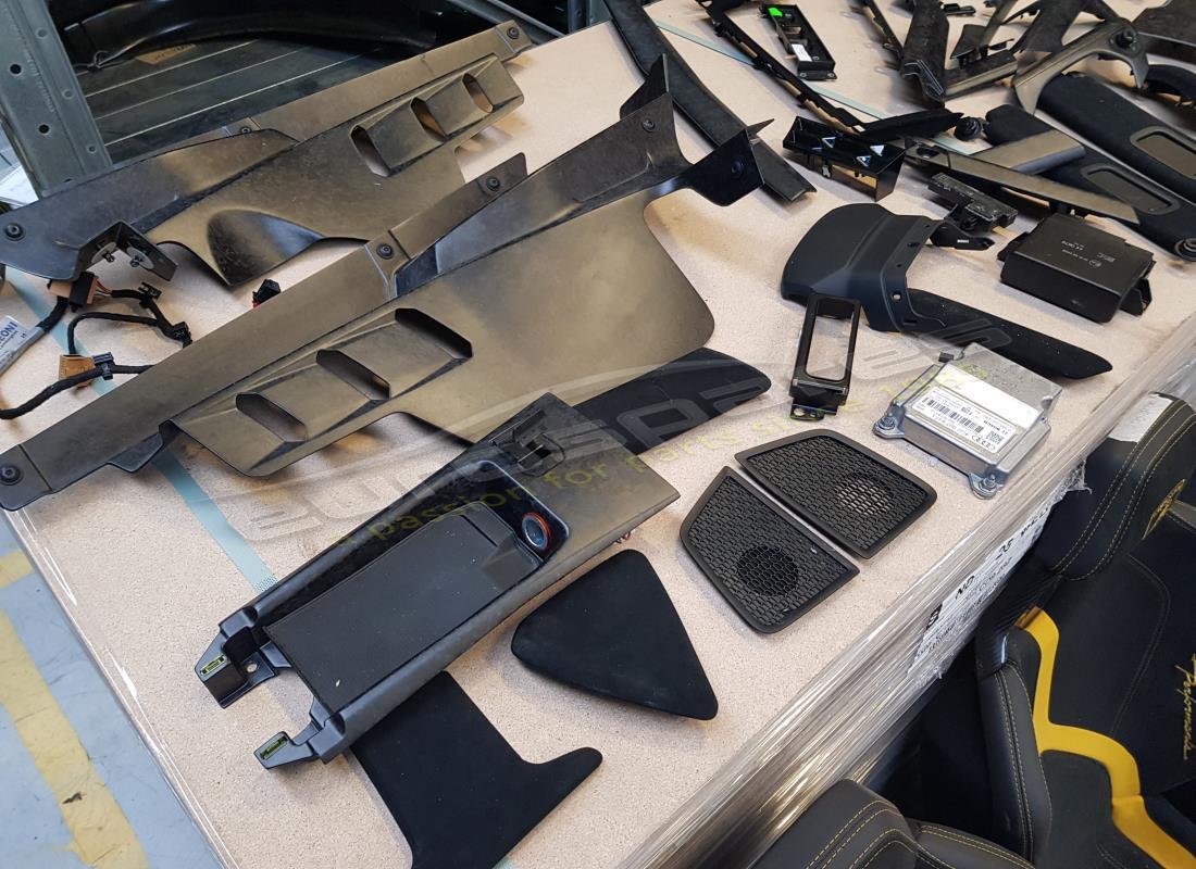 lamborghini 2018 (performante coupe) con 0 miglia, in preparazione per lo smantellamento di #13