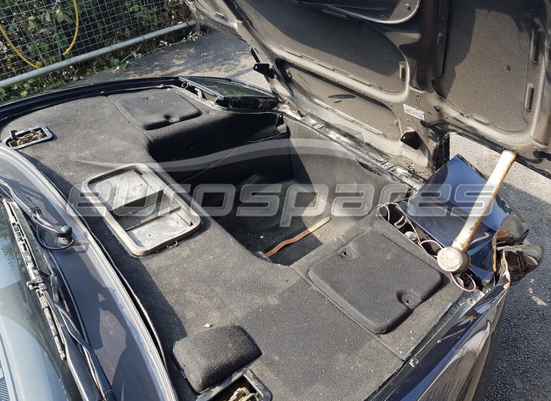 ferrari 355 (5.2 motronic) con 32,000 miles, in preparazione per lo smantellamento di #7