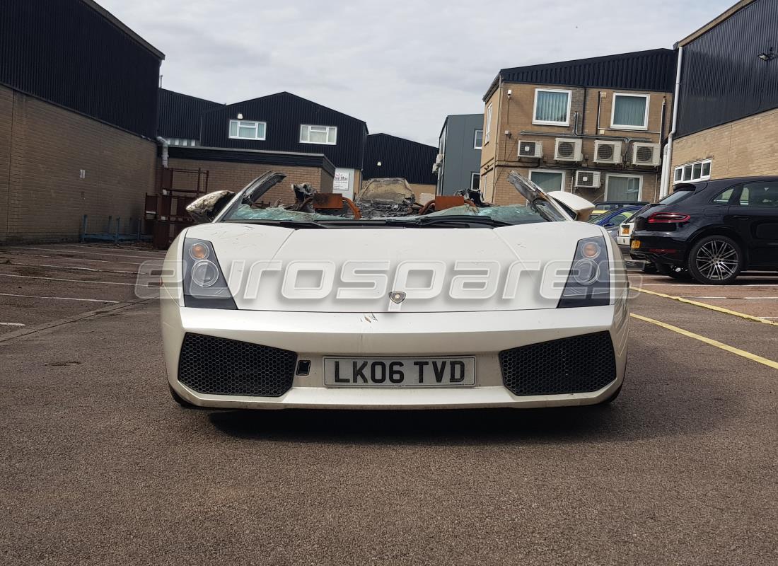 lamborghini gallardo coupe (2006) con sconosciuto, in preparazione per lo smantellamento di #8