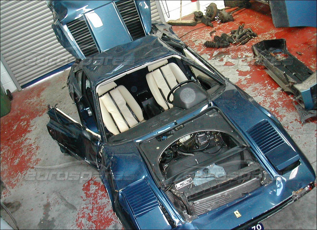ferrari 308 gtb (1976) con 98,554 chilometri, in preparazione per lo smantellamento #3