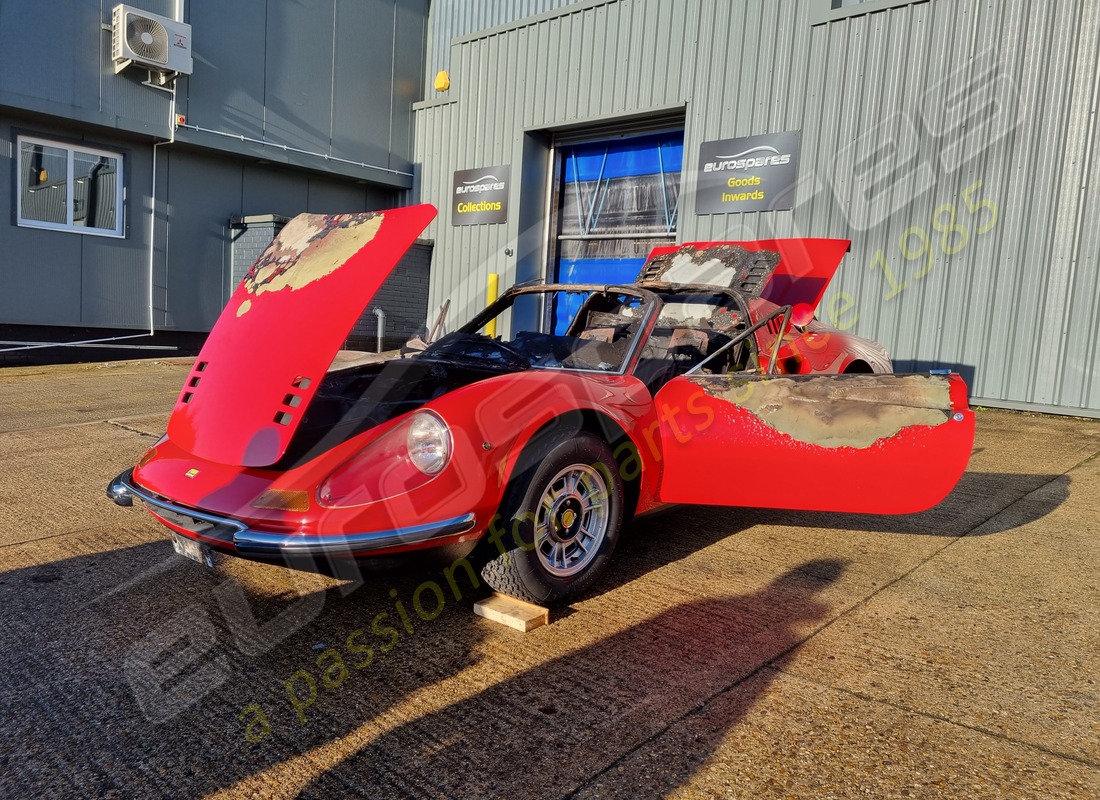 ferrari 246 dino (1975) con 58,145 miles, in preparazione per lo smantellamento di #10