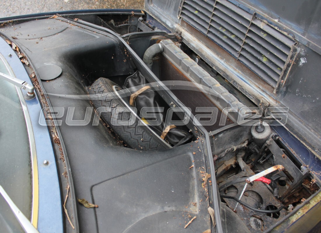 ferrari 308 gt4 dino (1979) con 37,003 miles, in preparazione per lo smantellamento di #7