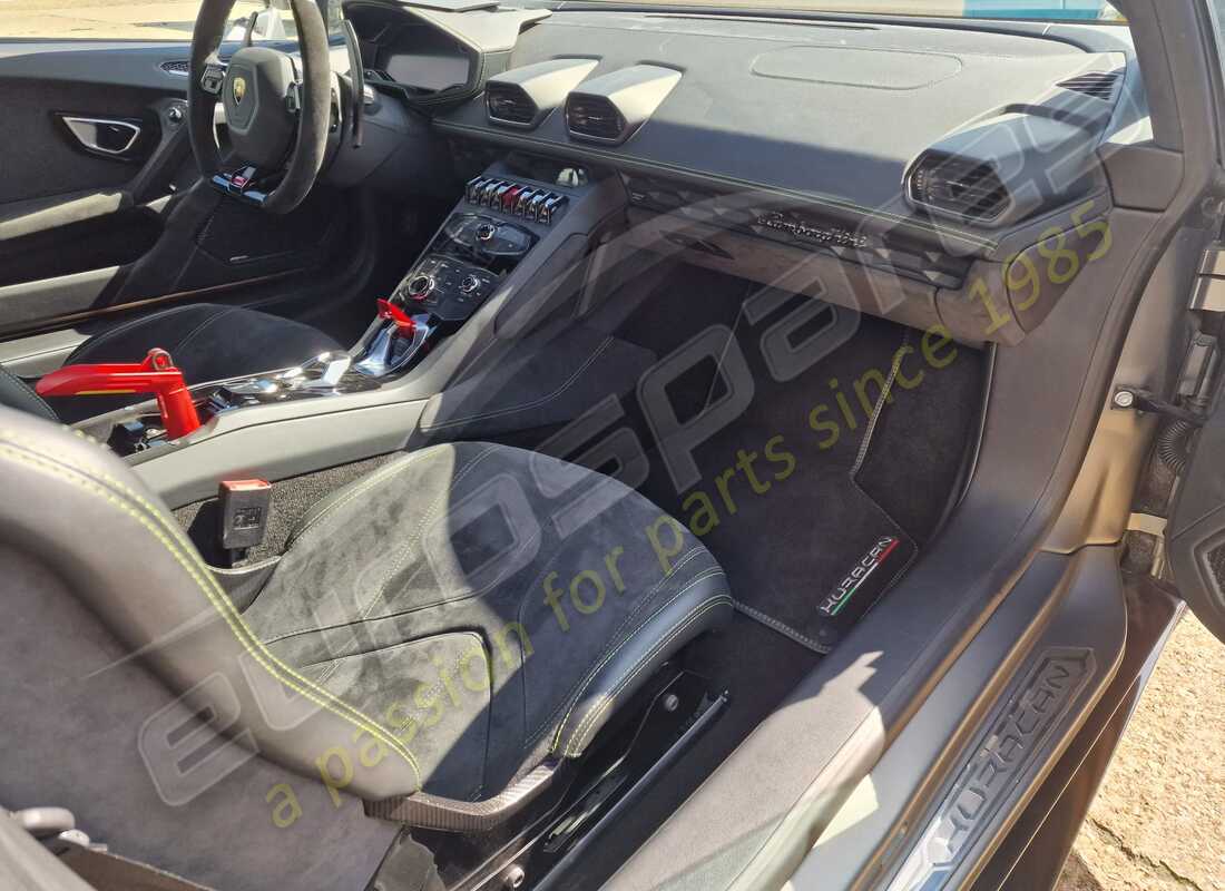 lamborghini 2017 (lp610-4 spyder) con 21,701 chilometri, in preparazione per lo smantellamento #10