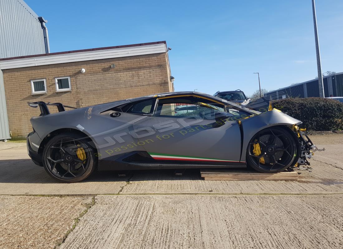 lamborghini performante coupe (2018) con 0 miglia, in preparazione per lo smantellamento di #6