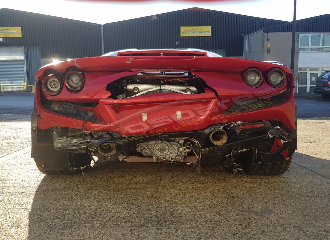 ferrari f8 spider con 940 miglia, in preparazione per lo smantellamento di #5