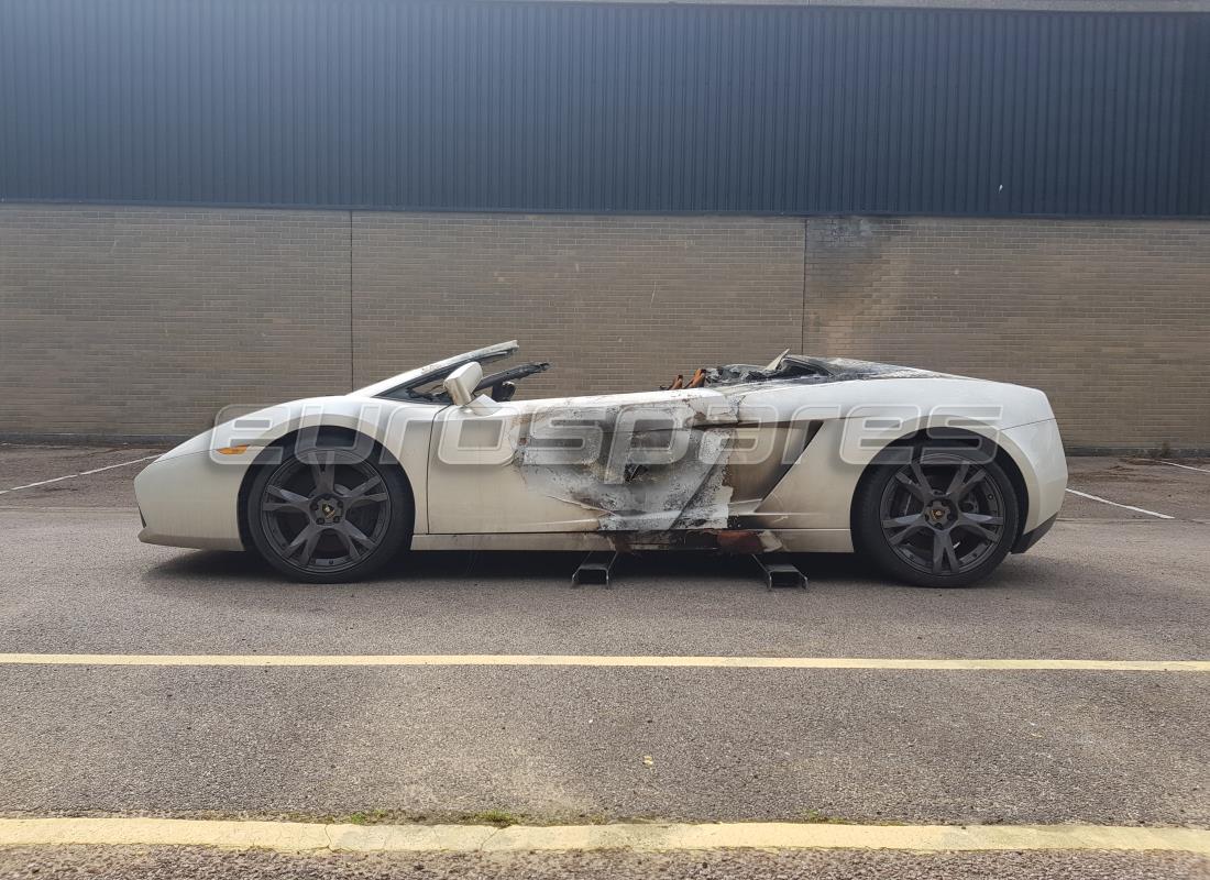 lamborghini gallardo coupe (2006) con sconosciuto, in preparazione per lo smantellamento di #2