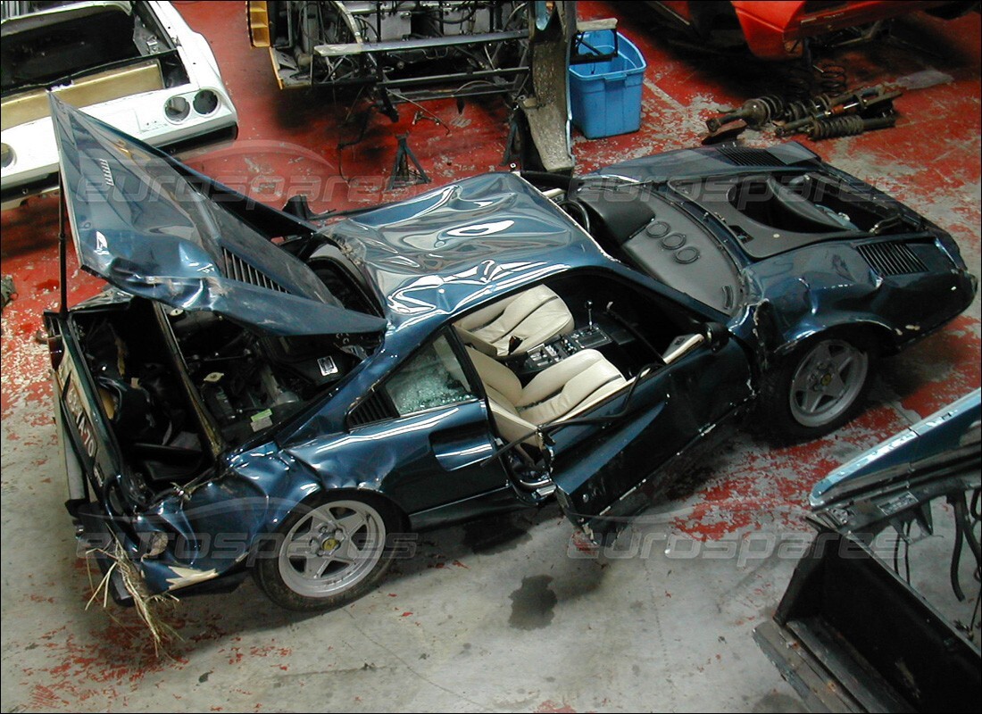 ferrari 308 gtb (1976) con 98,554 chilometri, in preparazione per lo smantellamento #10