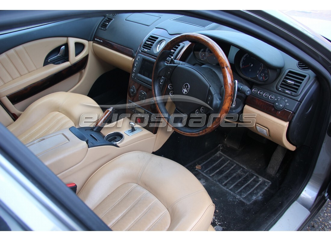 maserati qtp. (2005) 4.2 con 68,000 miles, in preparazione per lo smantellamento di #8