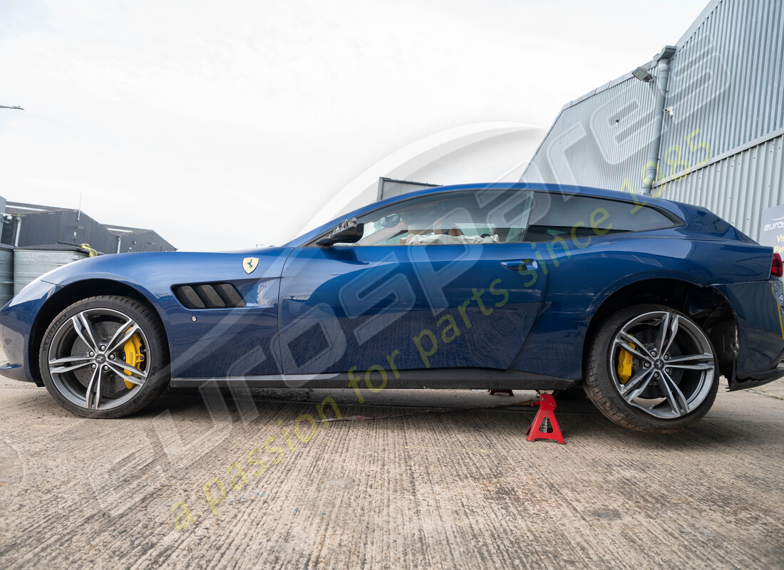 ferrari gtc4 lusso (rhd) con tbc, in preparazione per lo smantellamento di #2