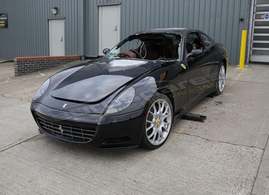 ferrari 612 scaglietti (rhd) in preparazione per lo smantellamento presso eurospares