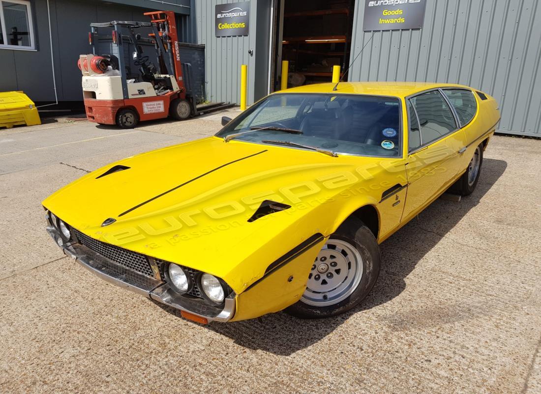 lamborghini espada in preparazione per lo smantellamento presso eurospares