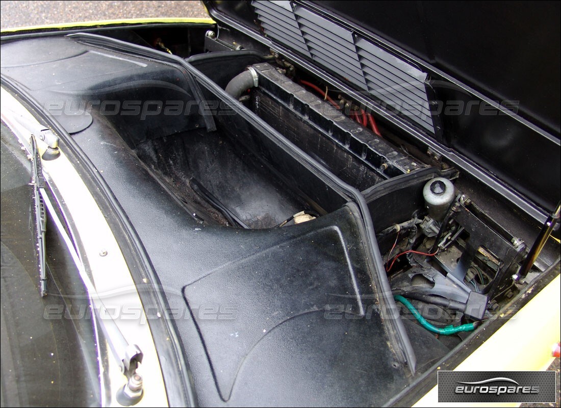 ferrari 308 gt4 dino (1976) con 26,000 miles, in preparazione per lo smantellamento di #6