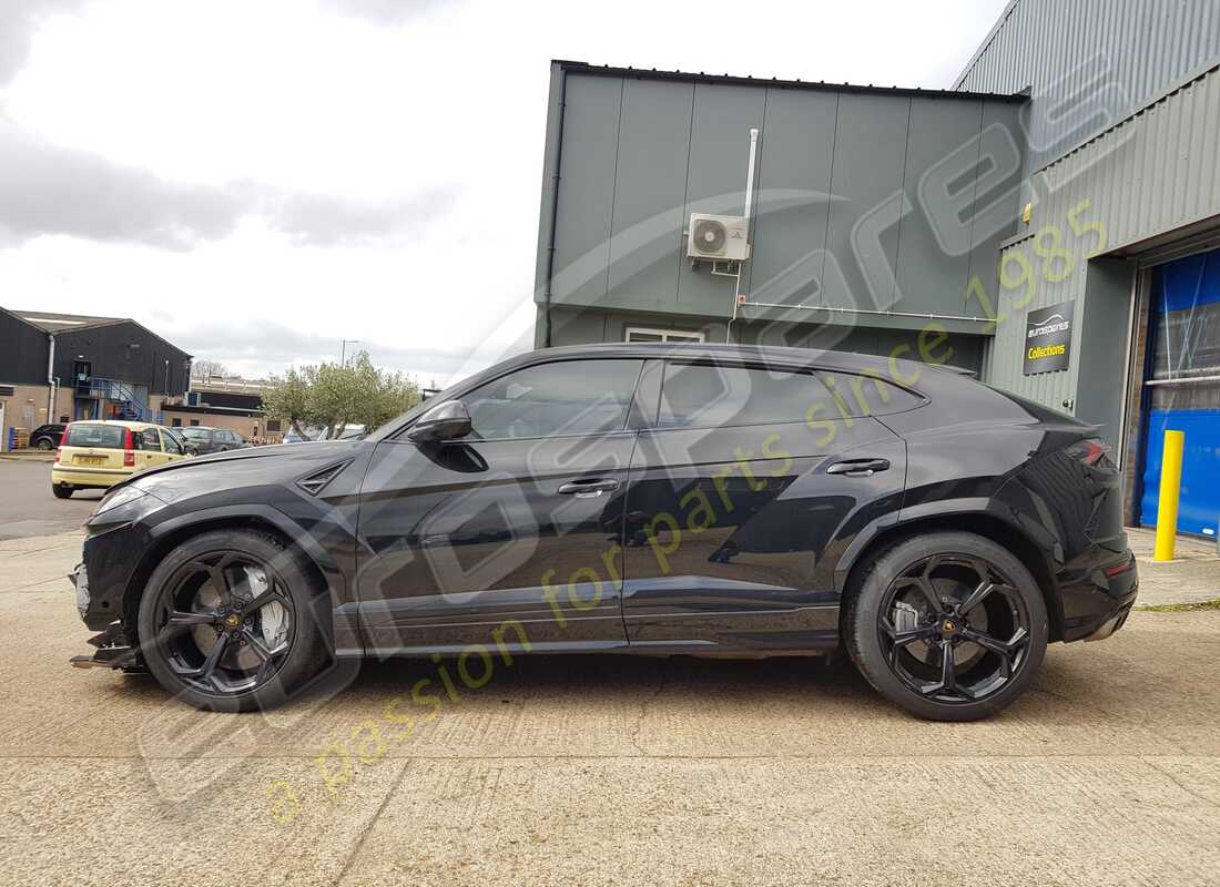 lamborghini urus (2020) con 16,266 miles, in preparazione per lo smantellamento di #2
