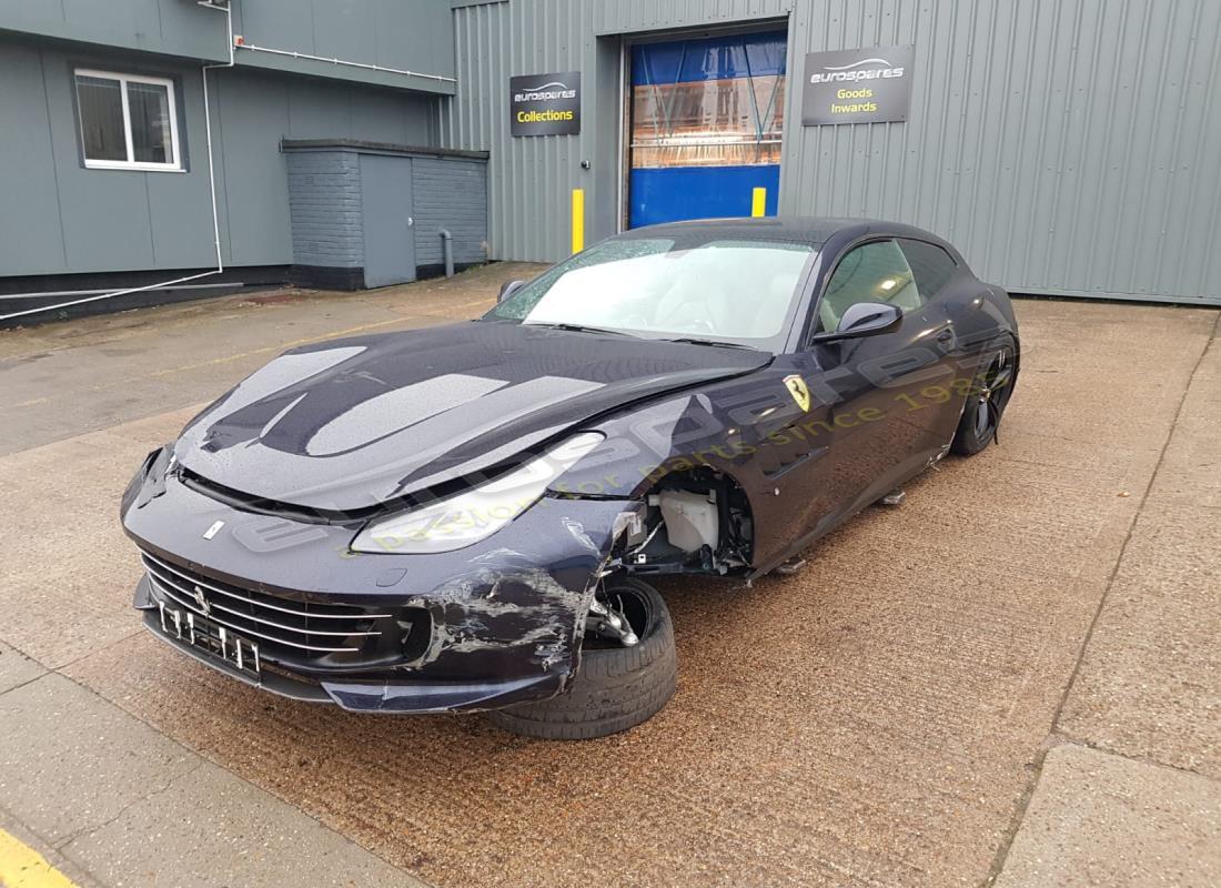 ferrari gtc4 lusso (rhd) in preparazione per lo smantellamento presso eurospares