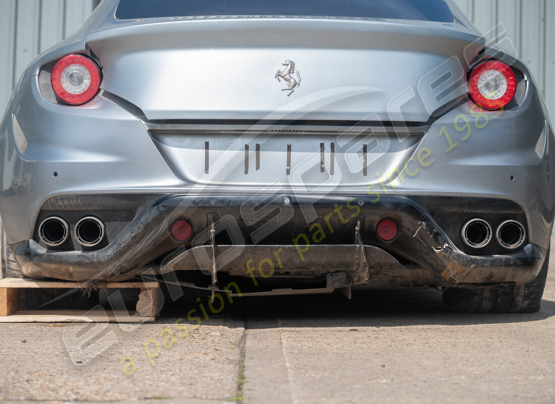 ferrari ff (rhd) con 50305, in preparazione per lo smantellamento di #27