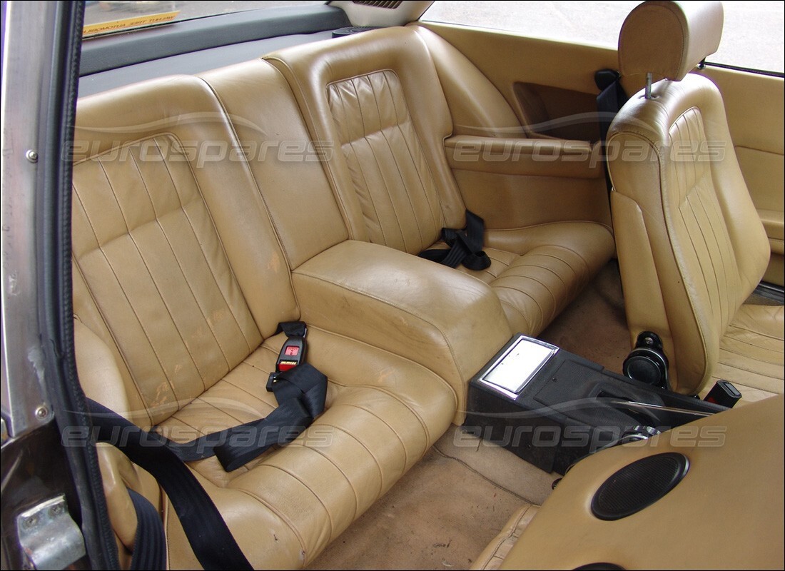 ferrari 365 gt4 2+2 (1973) con 74,889 miles, in preparazione per lo smantellamento di #7
