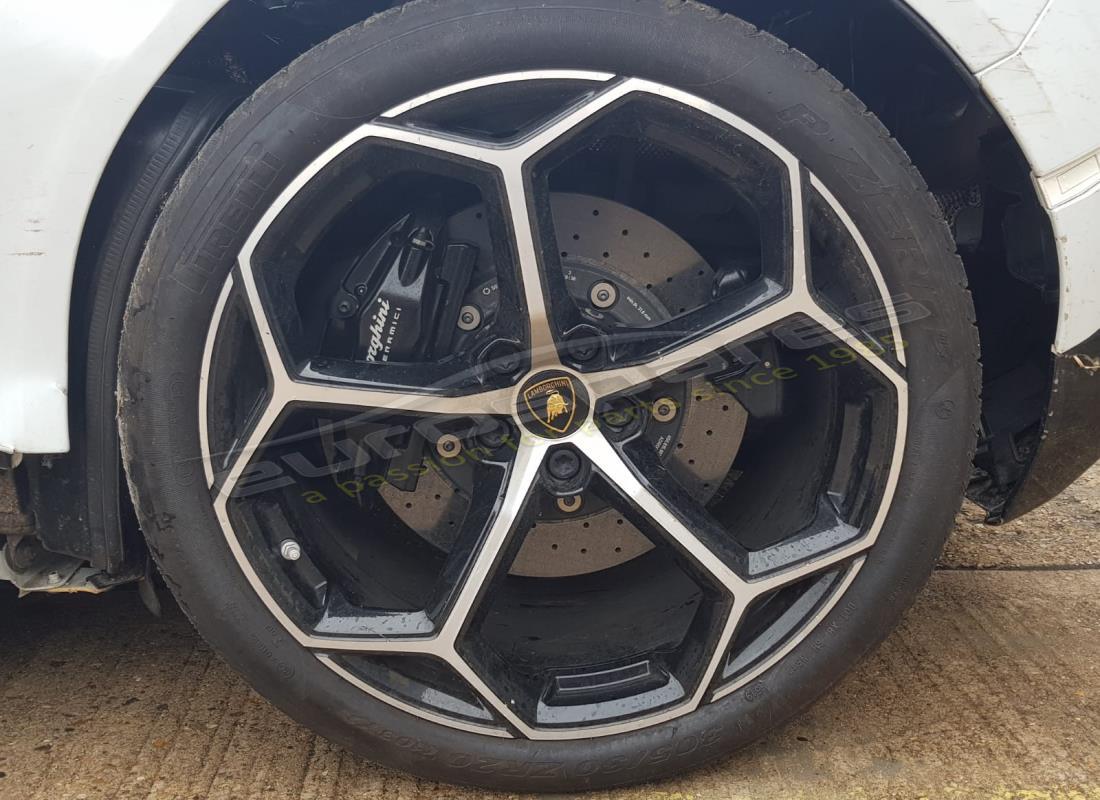 lamborghini evo coupe (2020) con 5,552 miles, in preparazione per lo smantellamento di #15