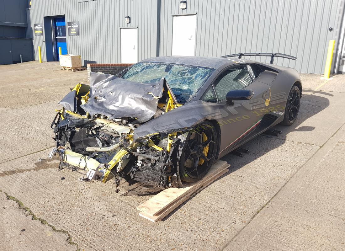 lamborghini performante coupe (2018) con 0 miglia, in preparazione per lo smantellamento di #1