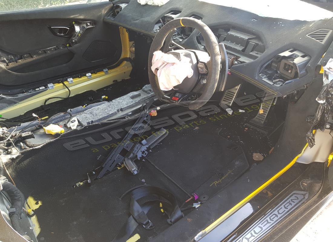 lamborghini 2018 (performante coupe) con 0 miglia, in preparazione per lo smantellamento di #9