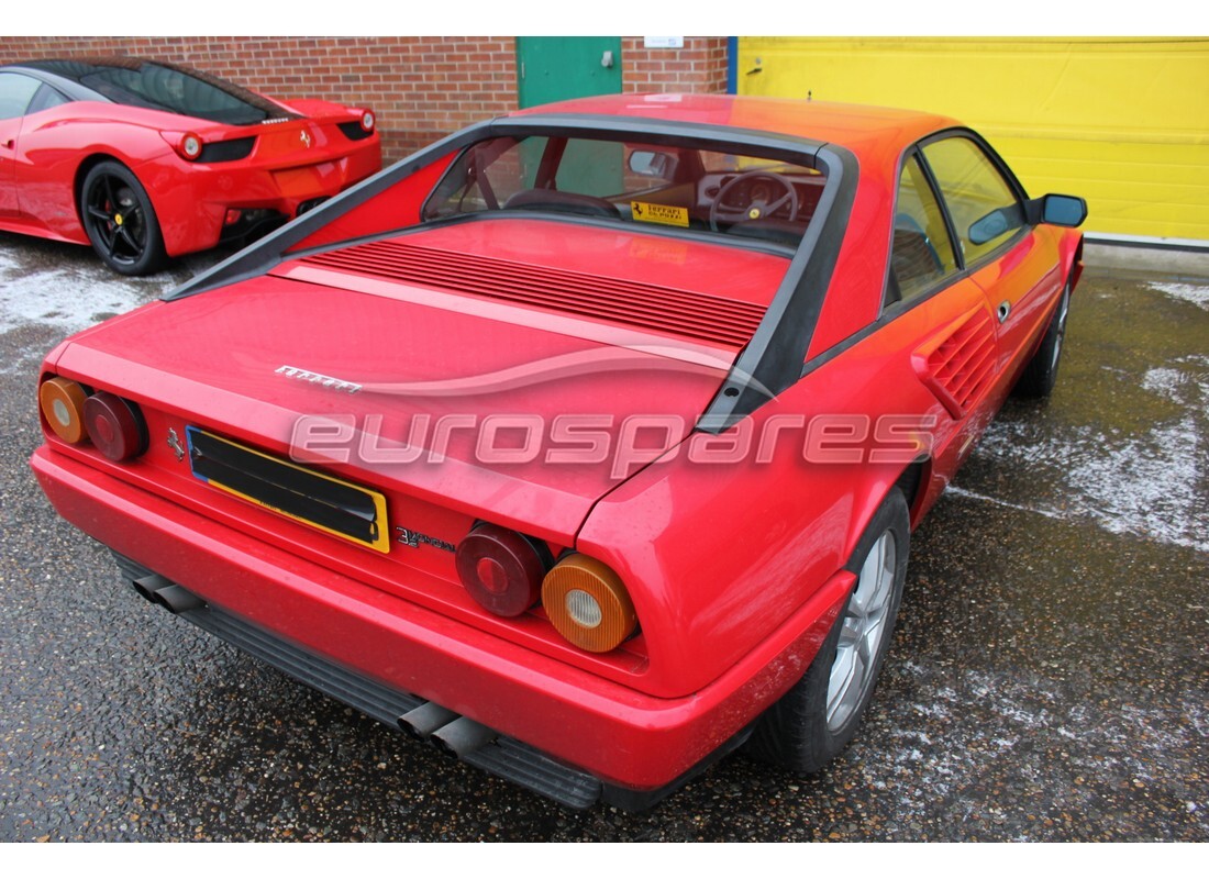 ferrari mondial 3.2 qv (1987) con 33,554 chilometri, in preparazione per lo smantellamento #4