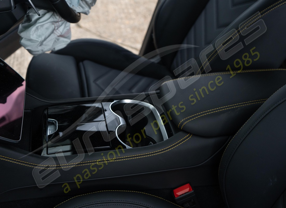 maserati grecale modena (2023) con 3233, in preparazione per lo smantellamento di #19