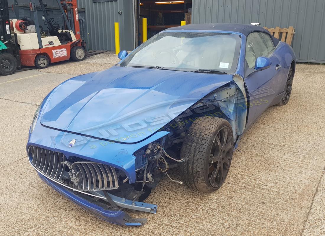 maserati grancabrio (2011) 4.7 in preparazione per lo smantellamento presso eurospares