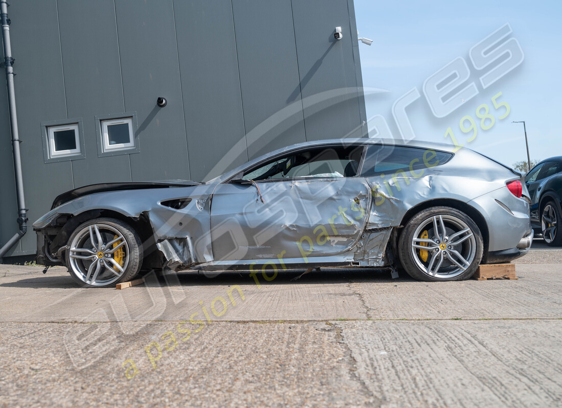 ferrari ff (rhd) con 50305, in preparazione per lo smantellamento di #2