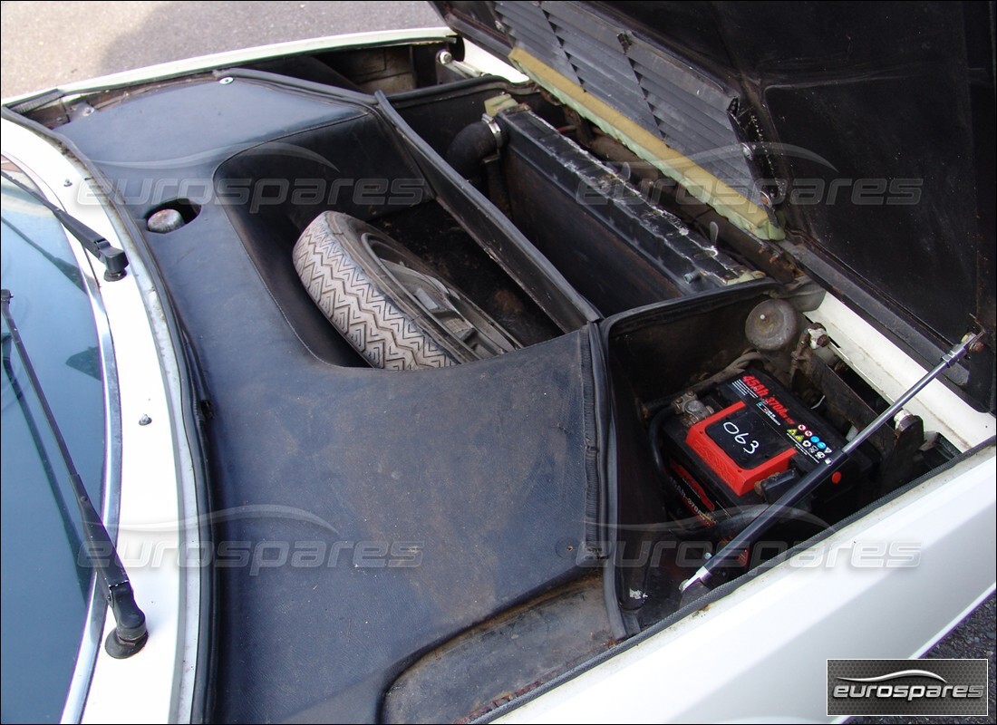 ferrari 308 gt4 dino (1976) con 68,108 miles, in preparazione per lo smantellamento di #8