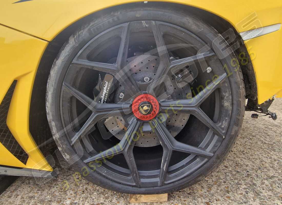 lamborghini 2016 (lp750-4 sv coupe) con 6,468 miles, in preparazione per lo smantellamento di #26