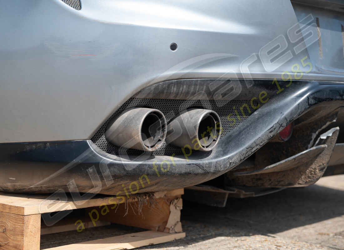 ferrari ff (rhd) con 50305, in preparazione per lo smantellamento di #25