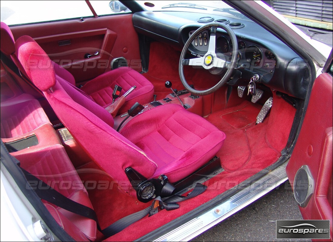 ferrari 308 gt4 dino (1976) con 68,108 miles, in preparazione per lo smantellamento di #7