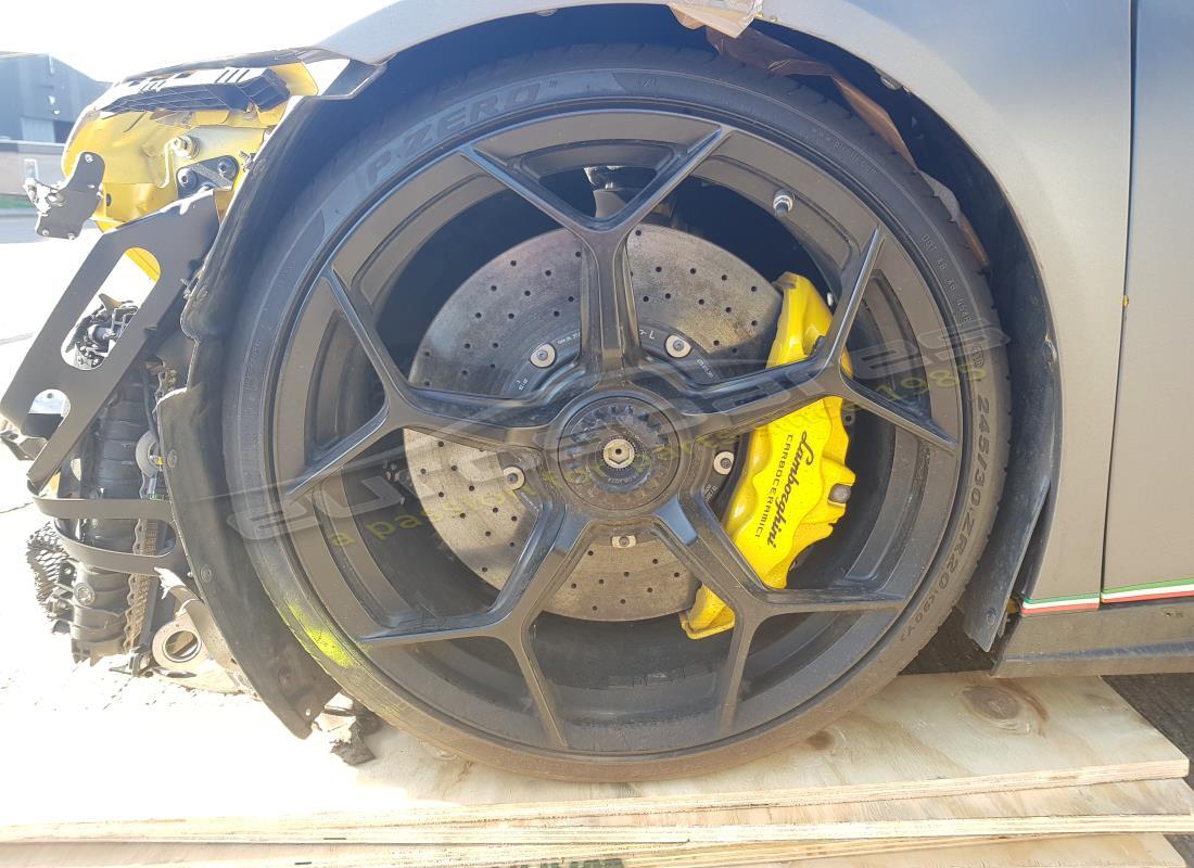 lamborghini 2018 (performante coupe) con 0 miglia, in preparazione per lo smantellamento di #17