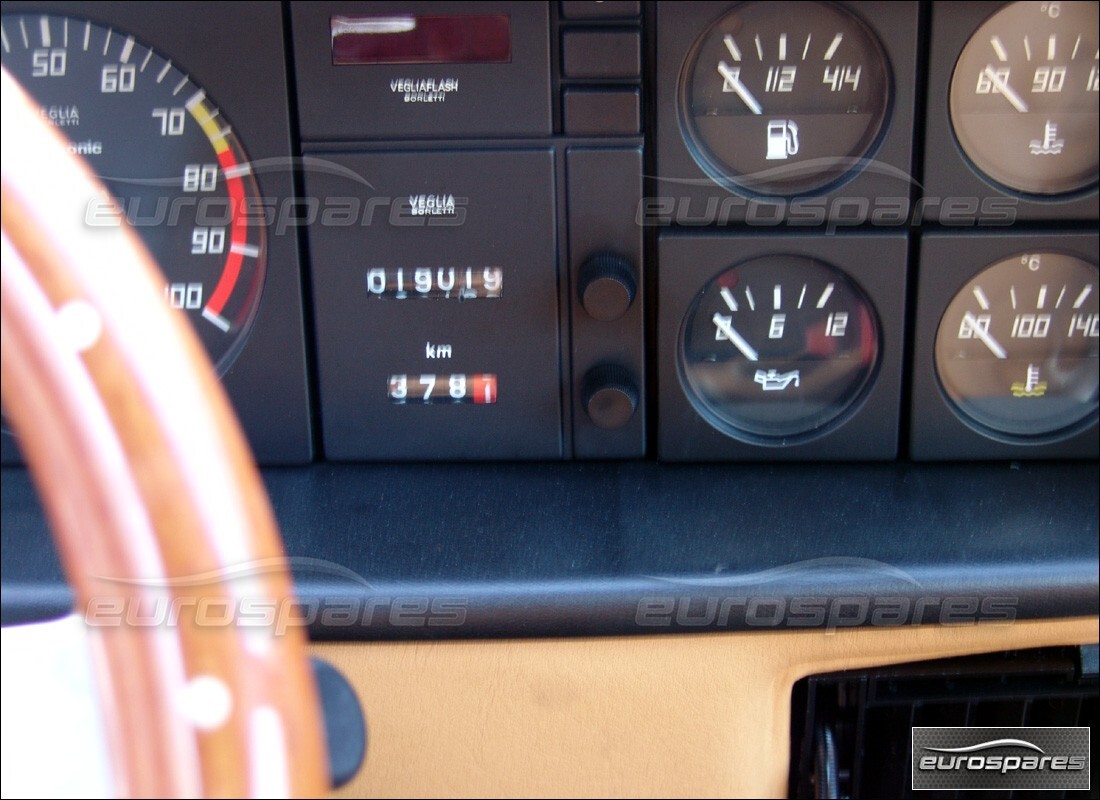 ferrari mondial 8 (1981) con 19,120 chilometri, in preparazione per lo smantellamento #4