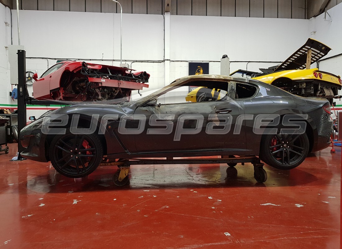 maserati granturismo mc stradale (2011) con 14,000 chilometri, in preparazione per lo smantellamento #2