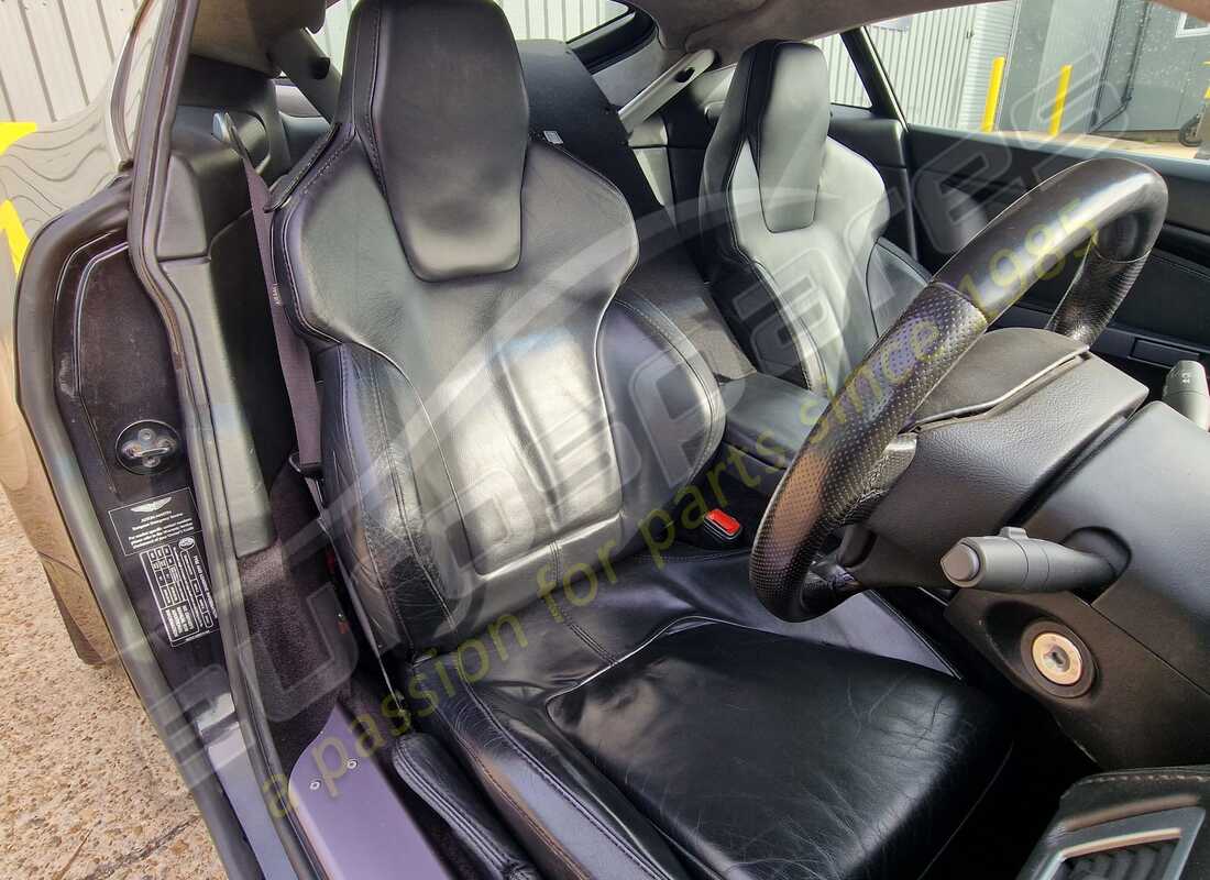 aston martin v8 vantage (2006) con 84,619 miles, in preparazione per lo smantellamento di #11