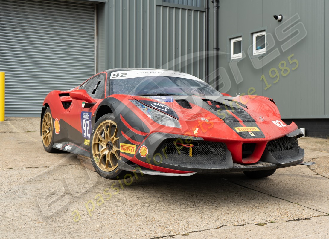 ferrari 488 challenge con 3900km, in preparazione per lo smantellamento di #7