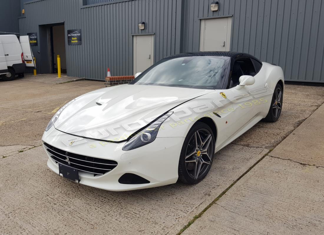 ferrari california t (europe) in preparazione per lo smantellamento presso eurospares